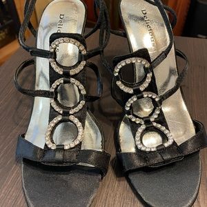 Delicious brand rhinestone shoes